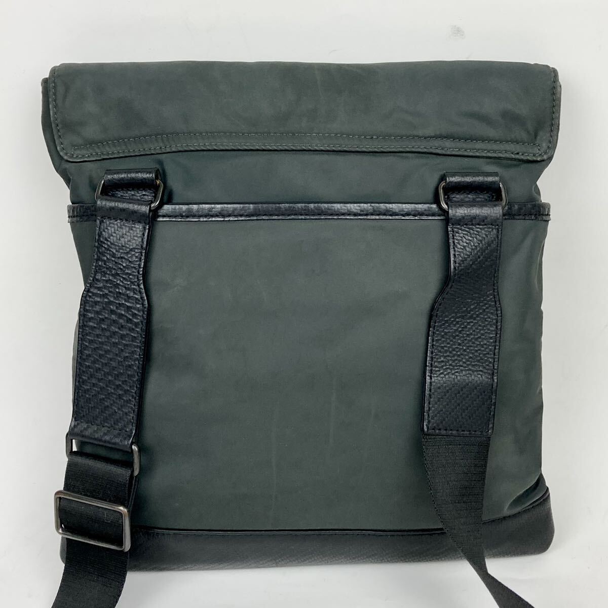 A4 storage dunhill Dunhill shoulder bag diagonal .. Cross body mesenja-sakoshu men's business nylon gray black 