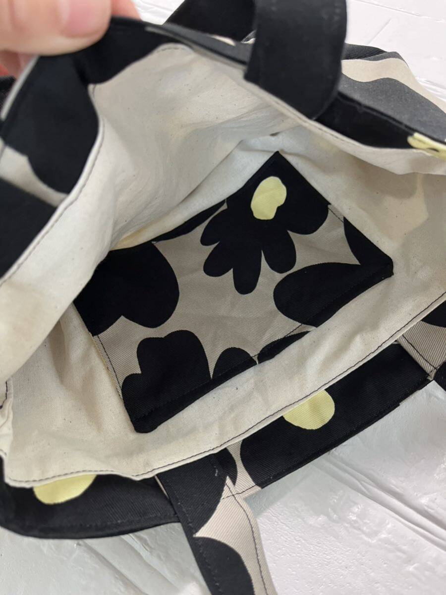 ハンドメイド トートバッグ 毎日使える 大判お花柄 ブラック色 北欧風 エコバックの画像3