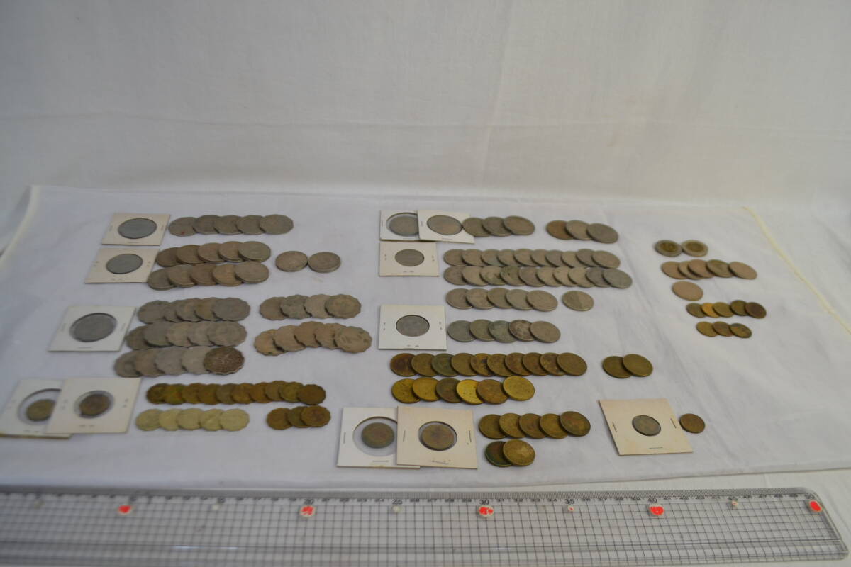 P6）世界のコイン　香港コイン　硬貨　古銭　　合わせて251圓80セント_画像1