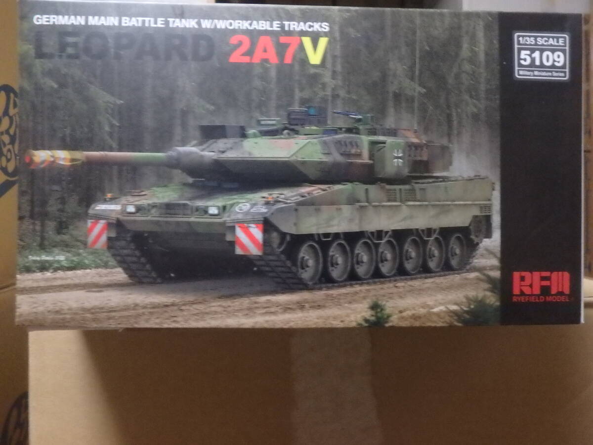 ライフィールド 5109 1/35 ドイツ連邦・レオパルト2 A7V 主力戦車 w/可動式履帯 未開封品_画像2