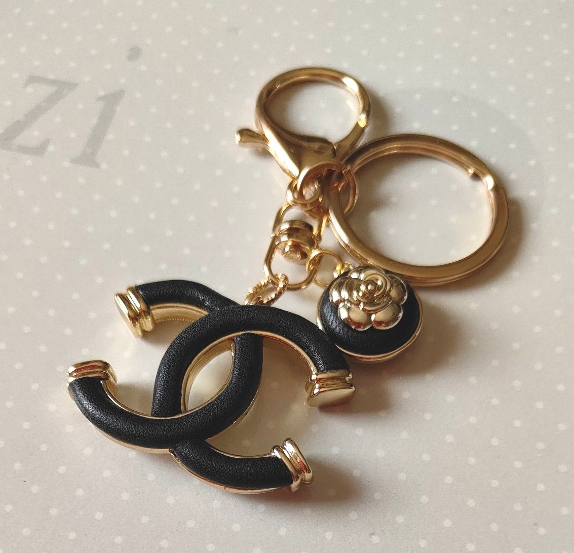 シャネル CHANEL ゴールドカラー×黒革 キーホルダー|Yahoo シャネル CHANEL ゴールドカラー×黒革 キーホルダー|Yahoo