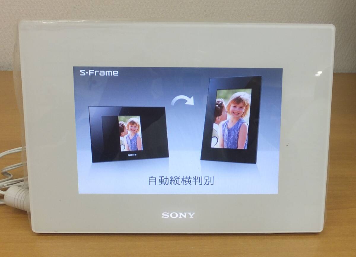 [ used electrification only verification / present condition goods ]*SONY Sony digital photo frame DPF-D720 white body * power cord 