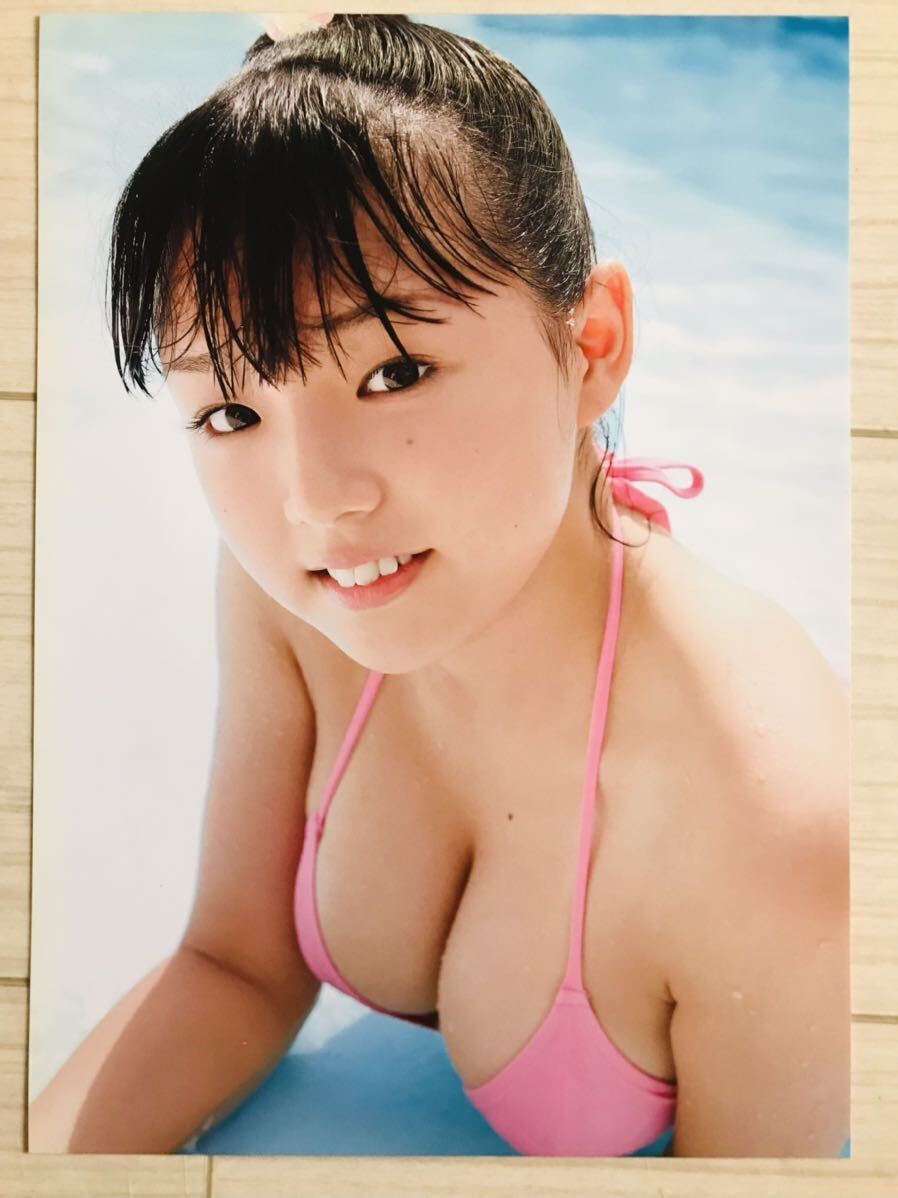 篠崎愛 15歳 女子高生 厚手ラミネート加工 写真集 切り抜き ロリ巨乳 JKグラビア A4 8ページ BA6407の画像1