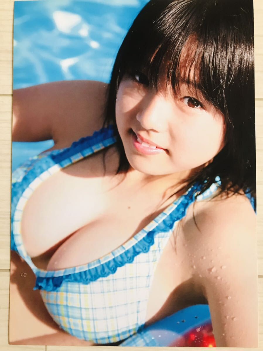 篠崎愛 15歳 女子高生 厚手ラミネート加工 写真集 切り抜き ロリ巨乳 JKグラビア A4 8ページ BA6407の画像5