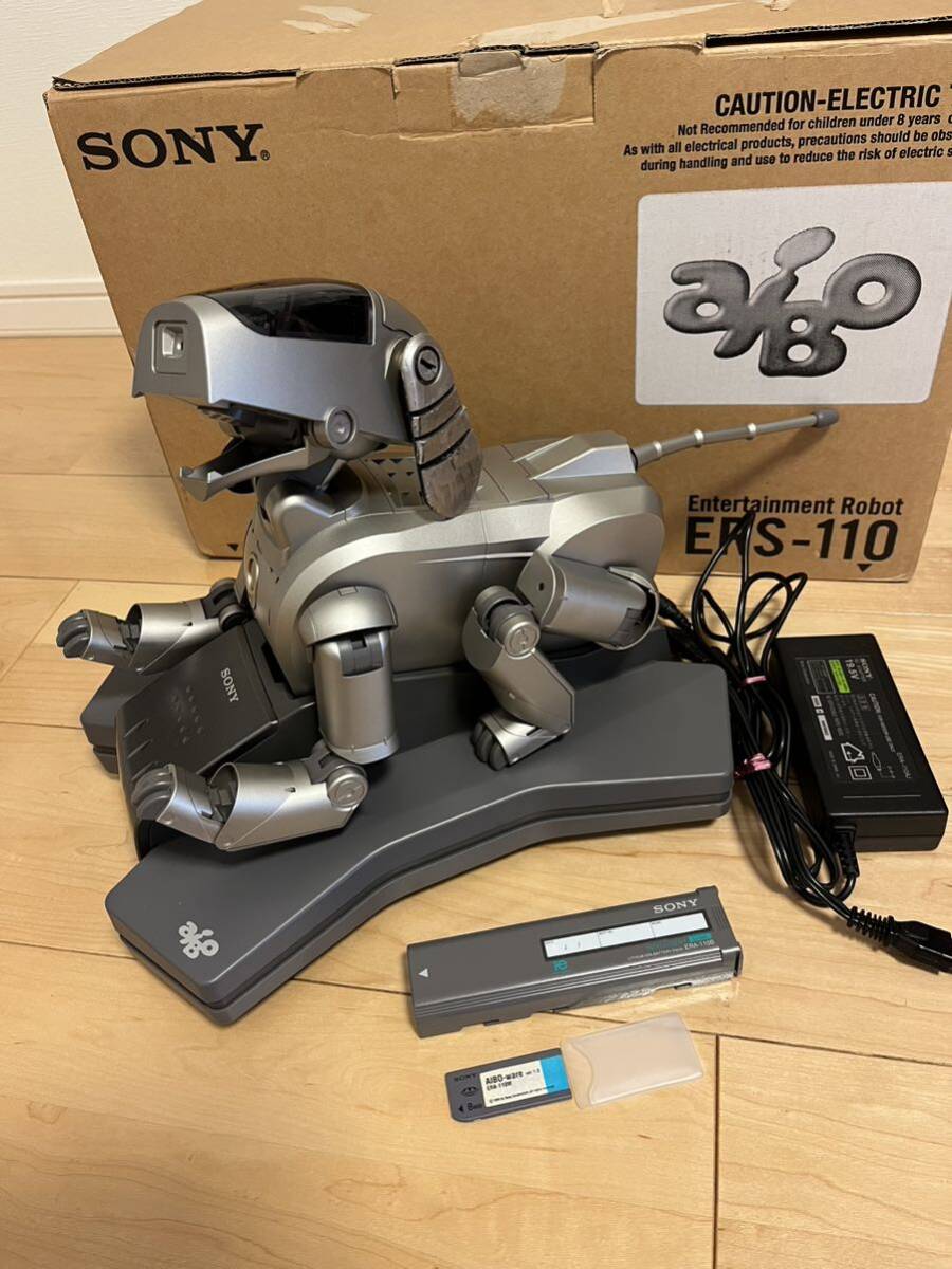 [3000 car limitation :ers-110] most the first period AIBO... { ear restoration } SONY Aibo [ battery, station, memory stick (110) attaching ]