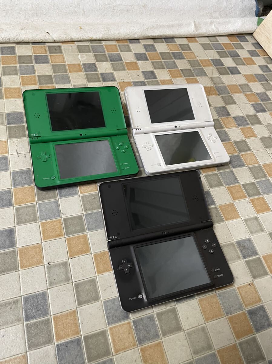 Nintendo DSi LL ゲー厶機 任天堂 ニンテンドー DSI LL 3台 まとめの画像3