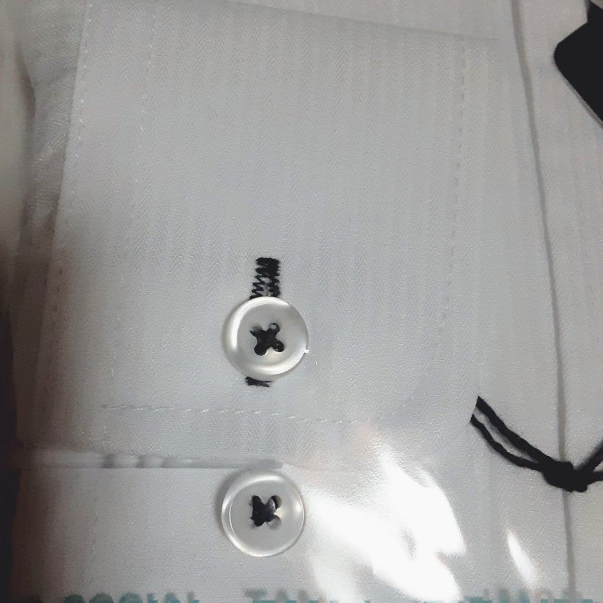 メンズ　ワイシャツ　Ｌサイズ　ボタンダウンワイシャツ　新品未使用　襟ボタンダウン　袖ボタンも調節可能な2ヶ所あり　