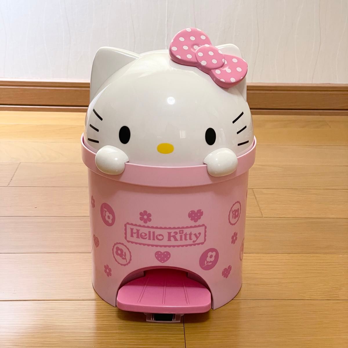 Hello kitty   ハローキティ　サンリオ　ミニダストボックス　ゴミ箱