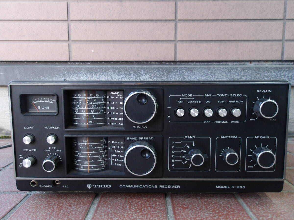 通電確認★TRIO COMMUNICATIONS RECEIVER MODEL R-300★トリオ/ラジオ/アマチュア無線★_画像1