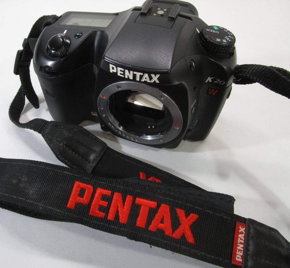 ○ PENTAX K20D-W デジタル一眼レフカメラ ボディ [SD WORM対応] ストラップ付き ジャンク ○K01-0416の画像1