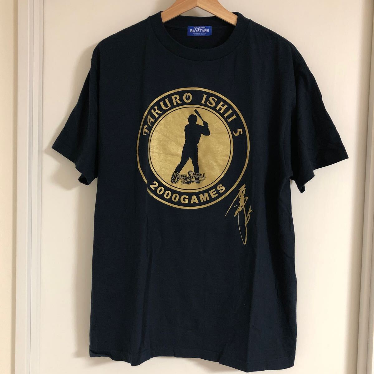 横浜ベイスターズ　石井琢朗　2000試合出場達成　Tシャツ　横浜DeNAベイスターズ_画像1