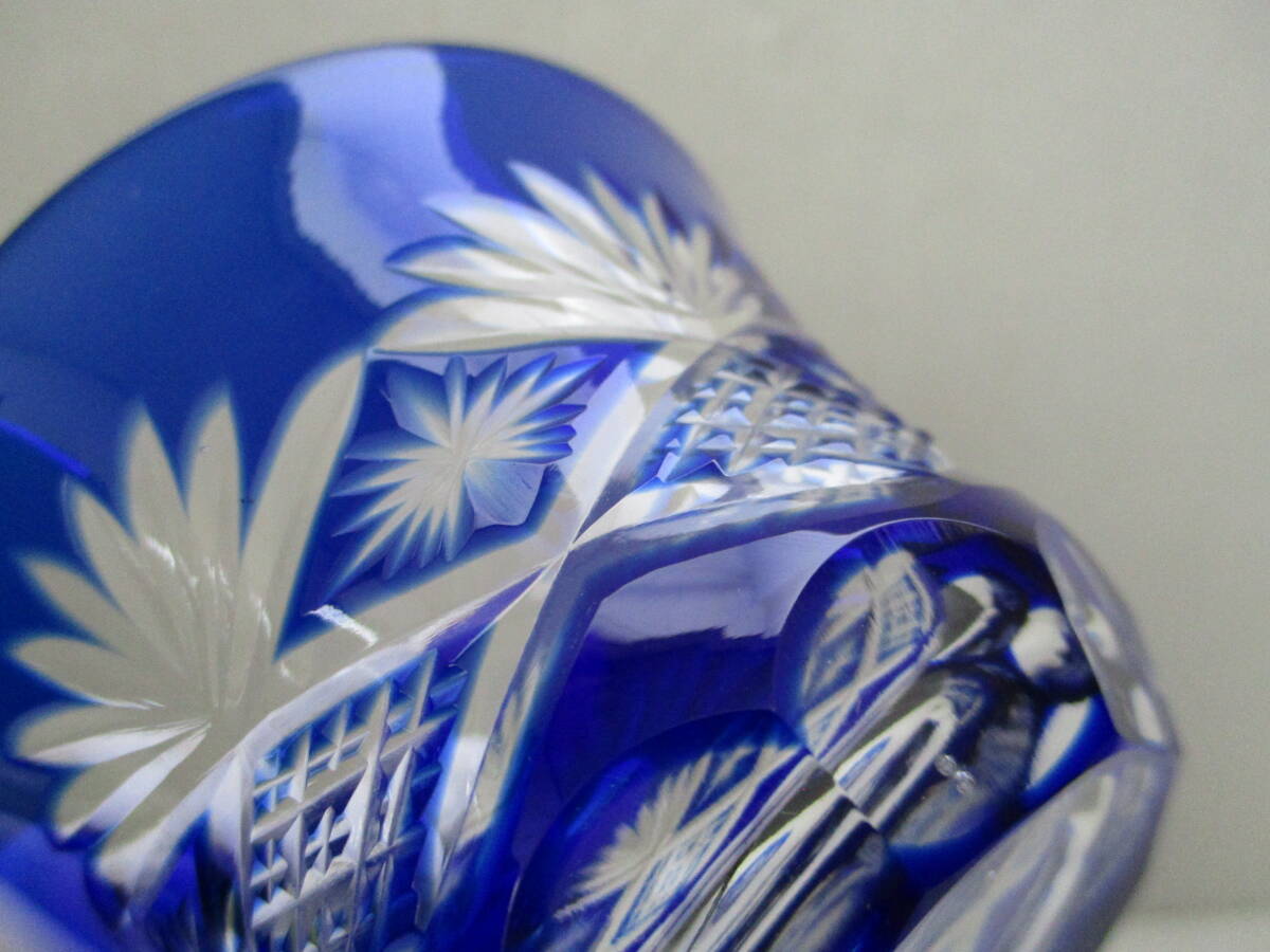 【昭和レトロ・美品】切子グラス カットガラス 青色 ブルー ５個セット カットデザイン 冷茶グラス 硝子カップ ガラス製品 ガラス工芸品_画像5