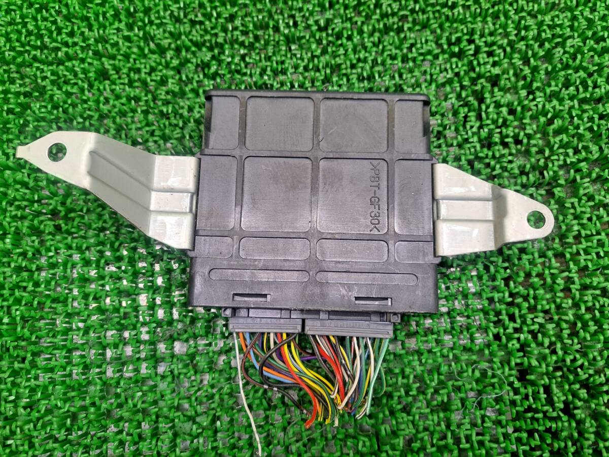 ★送料520円 三菱 ミニキャブ U61V U61T 日産 クリッパー U71V U71T エンジンコンピューター ECU 1860A040の画像2