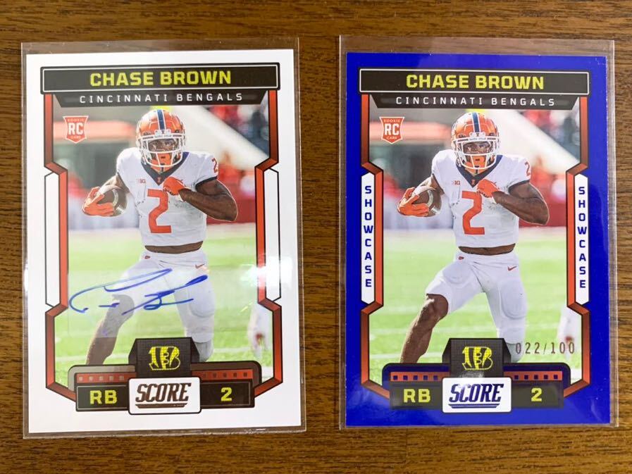 RC Chase Brown Panini Score Football 2023 Autograph & Base Blue Parallel 100枚限定 直筆サイン セット ベンガルズ NFL Bengals Rookieの画像1