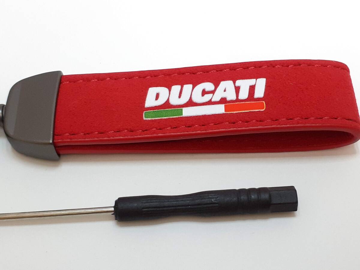 ☆★ Ducati キーホルダー ★ 赤スエード風ドゥカティ～♪ ★ 一個 ★ 【嬉しいね送料無料♪】 ★☆の画像4