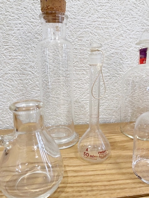 ガラス器具8点 実験器具 化学理科室 フラスコ 硝子 ガラス瓶 保存瓶 薬瓶 アンティークレトロなインテリア 花瓶 一輪挿し 店舗什器の画像9