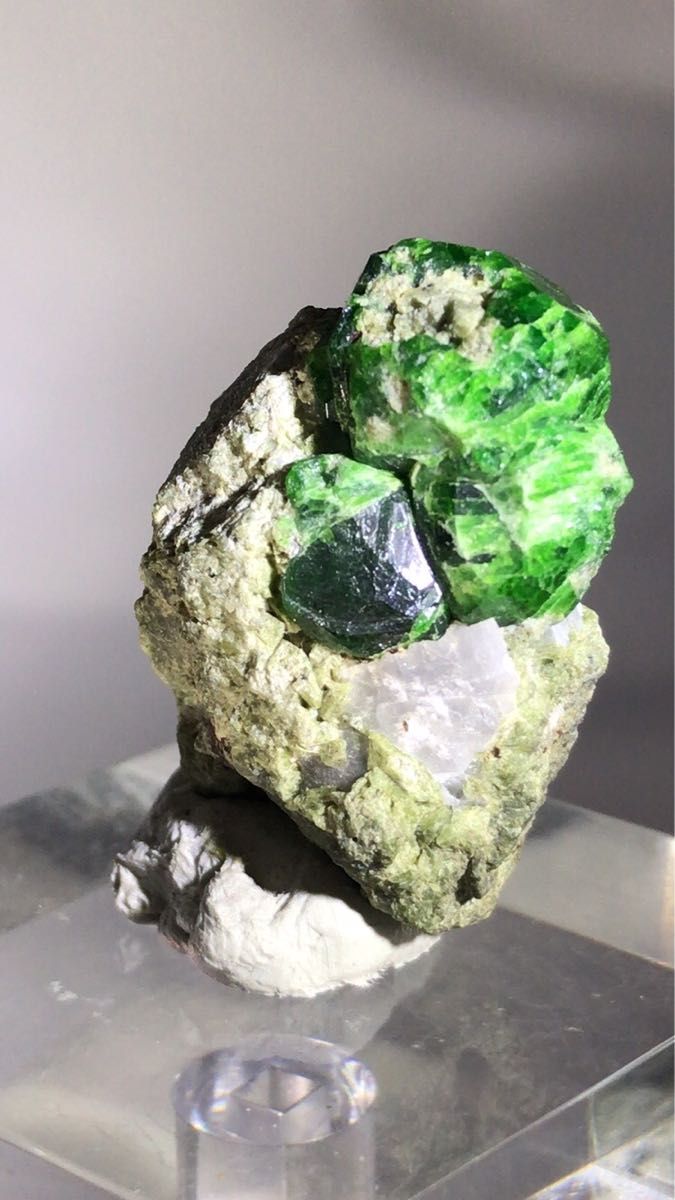 デマンドイドガーネット　原石　 鉱物　標本　宝石　鉱石　パワーストーン　天然石
