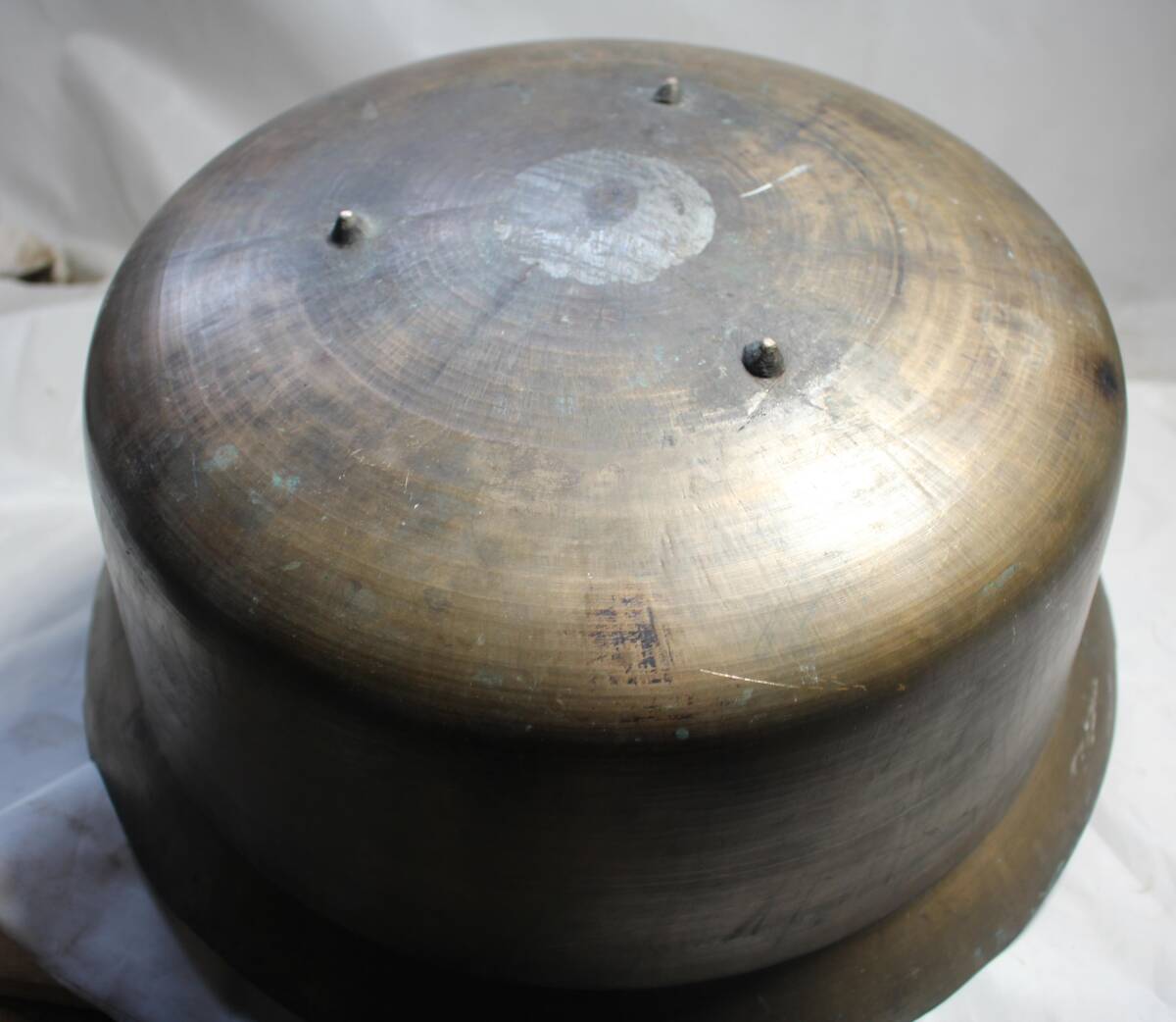 真鍮製大鍋 両手鍋 業務用 厨房機器 直径44.5cm 重さ5kg 状態 真鍮製大鍋 両手鍋 業務用 厨房機器 直径44.5cm 重さ5kg 状態