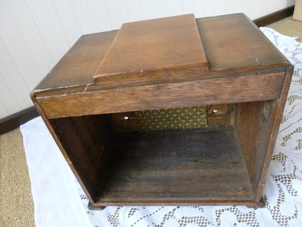 昔の真空管時代のラジオボックスの画像9