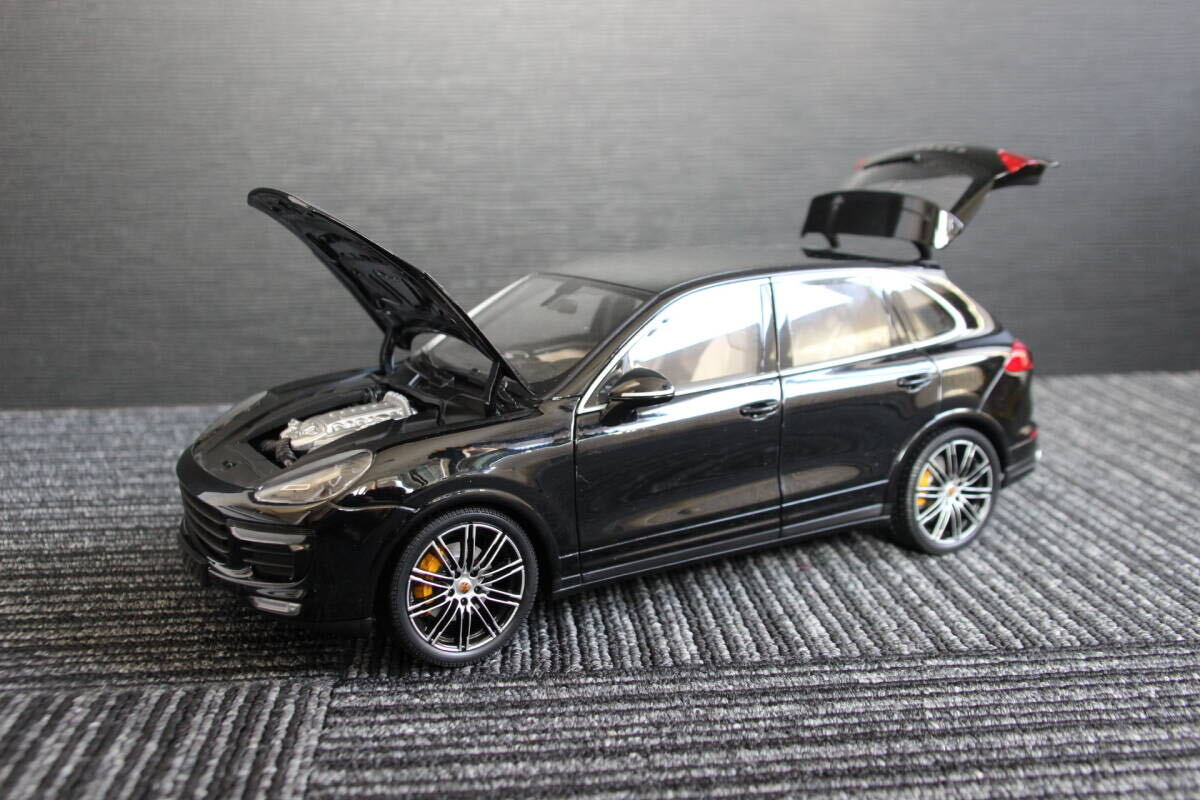 ♪☆MINI CHAMPS ミニチャンプス ポルシェ カイエン ターボS 1/18 ミニカーブラック☆♪