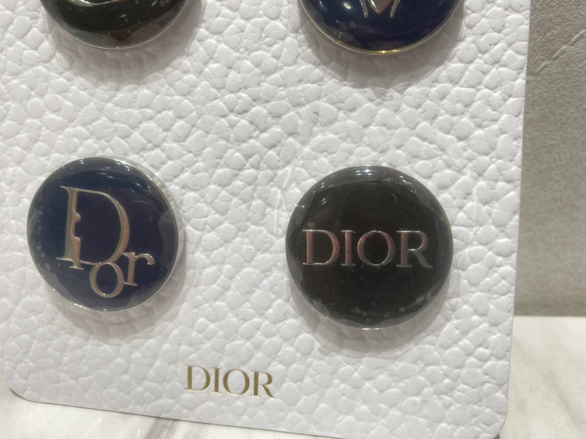 A773 Christian Dior Christian Dior pin badge 4 point set 