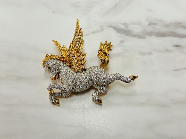 [F2024/4/29①] Swarovski SWAROVSKI crystal pave Pegasus brooch accessory jewelry 