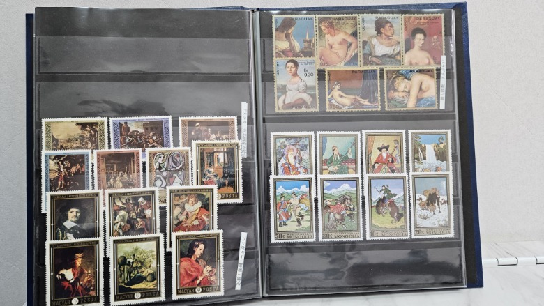 【2024/04/17⑪】１円～ 整理品 海外切手 人物切手 絵画切手 消印 約16ページの画像3