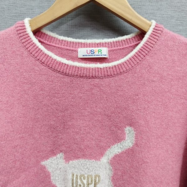 D344 USPP ユーエスピーピー クルーネック ニット セーター M ピンク ネコ シルエット ロゴ 刺繍 プルオーバー 古着 ウール 襟 袖口 切替の画像2