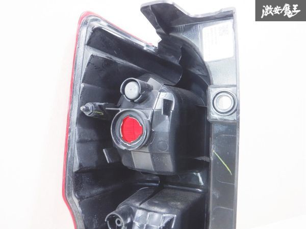 Nissan NISSAN original E26 Caravan tail light tail lamp Nissan NISSAN original E26 Caravan tail light tail lamp