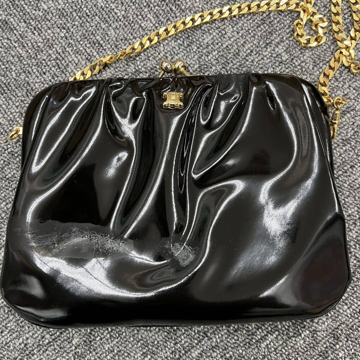 594.◎1円スタート◎CELINE セリーヌ ショルダーバッグ チェーンバッグ トリオンフ エナメル生地 黒 ブラック レディース 保存袋有の画像2