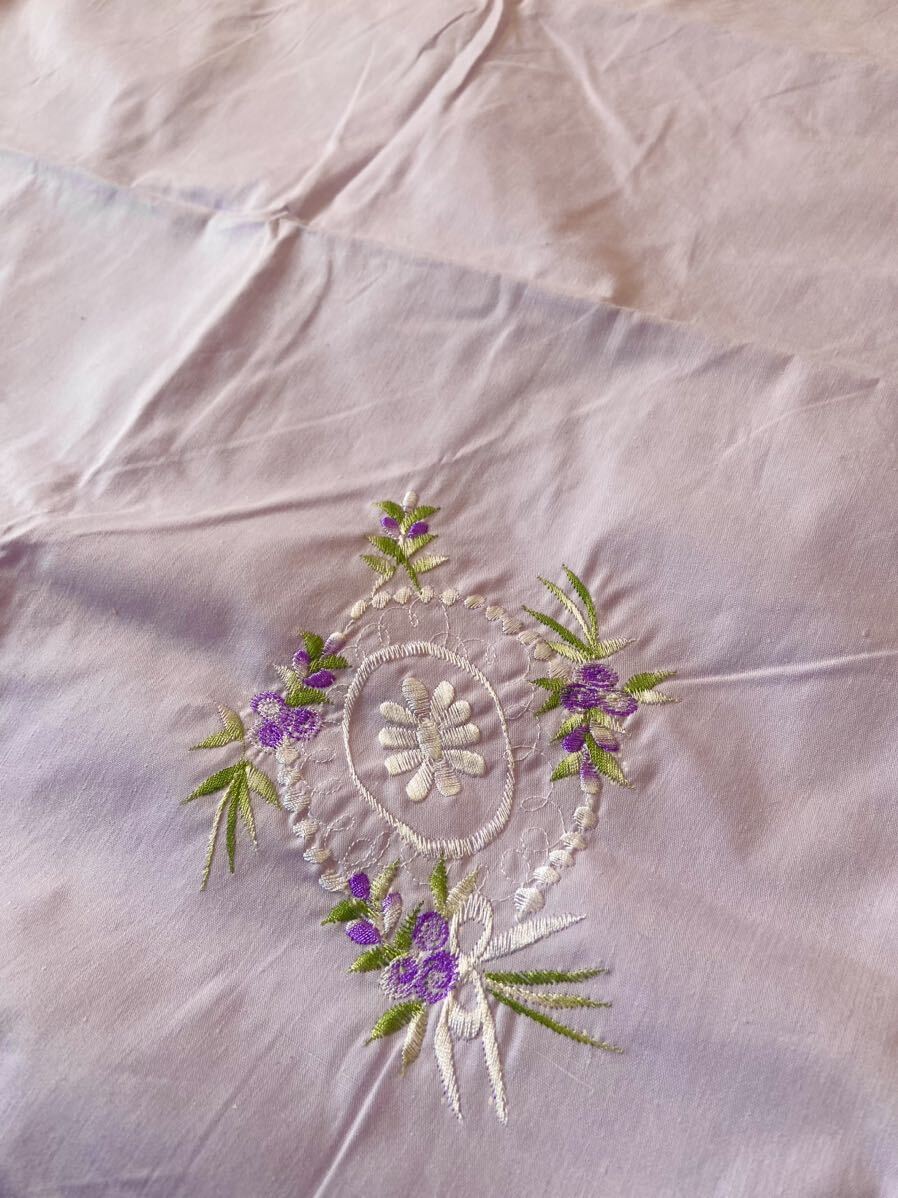 座布団カバー　刺繍　3枚セット　　保管品　約53.5cm×57.5cm 紫　ピンク　ベージュ　花_画像9