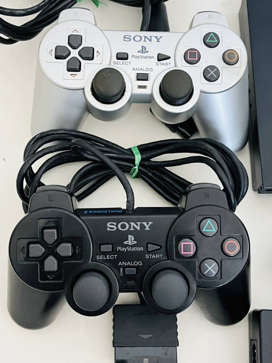 〇y330 PlayStation2本体 SCPH-75000 薄型PS2 コントローラー2ケ/電源・AVケーブル/メモリーカード まとめての画像2