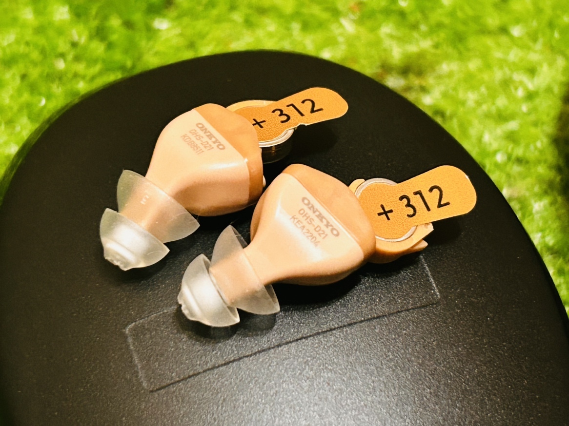 新品未使用 ONKYO 耳あな型補聴器 OHS-D21L/OHS-D21R 両耳セット 「17597」_画像4