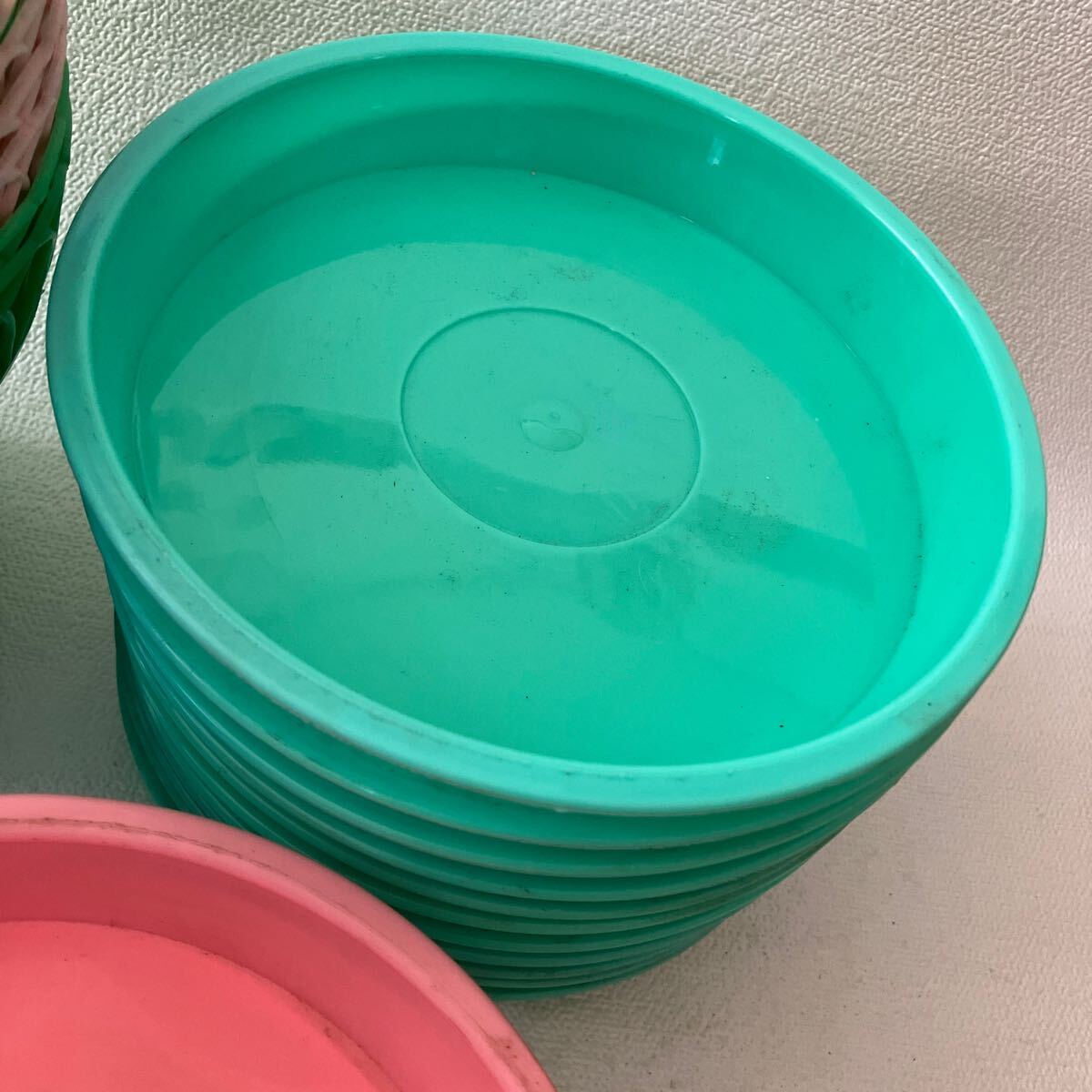 c322 100 pot saucer large amount set 6 number color various pot decoration together gardening gardening supplies garden plastic colorful white dirt equipped price . equipped 
