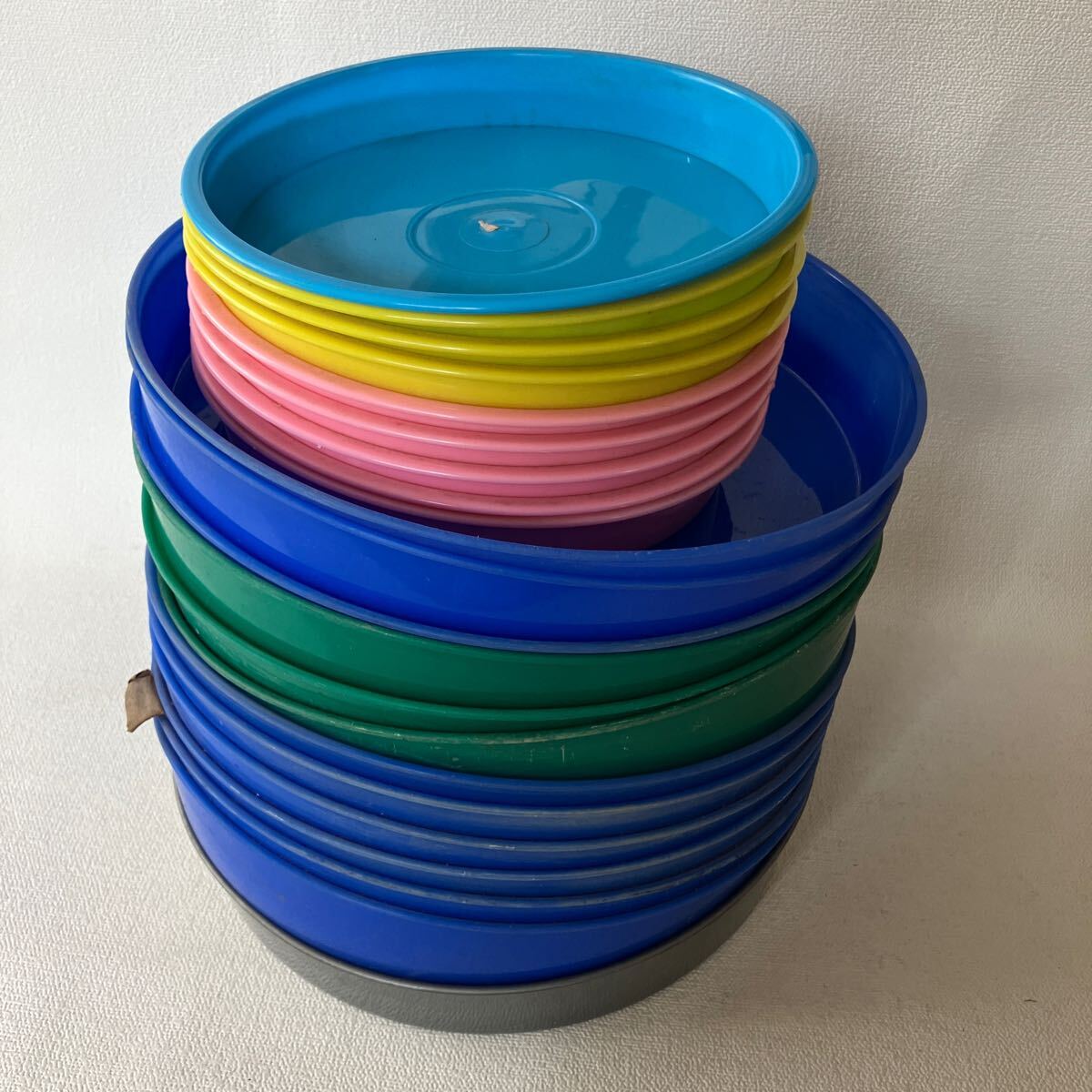 c323 pot saucer large amount set 7 number 30cm size color various together gardening gardening supplies garden plastic dirt scratch equipped price . equipped 120cm shipping 