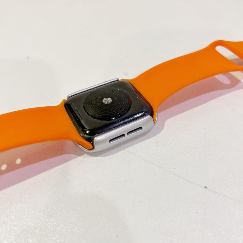 【動作確認済み】 Apple アップル Apple Watch アップルウォッチ SE 40mm A2355 60サイズ（447）_画像5