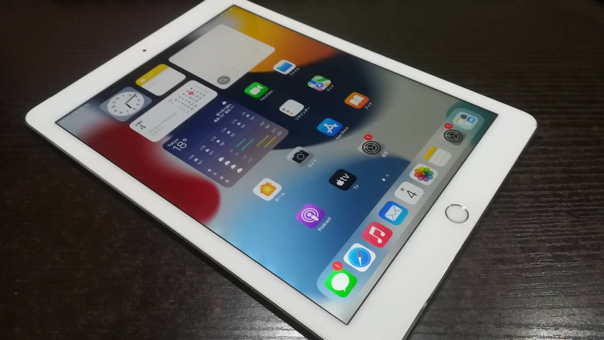 au Apple iPad Air 2 Wi-Fi+Cellular 16GB A1567(MGH72J/A)判定〇/シルバー/動作品/難あり/ジャンク扱い_画像2