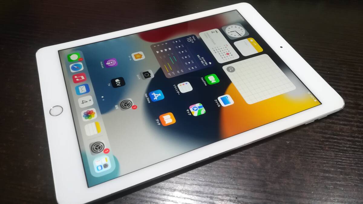 au Apple iPad Air 2 Wi-Fi+Cellular 16GB A1567(MGH72J/A)判定〇/シルバー/動作品/難あり/ジャンク扱い_画像1