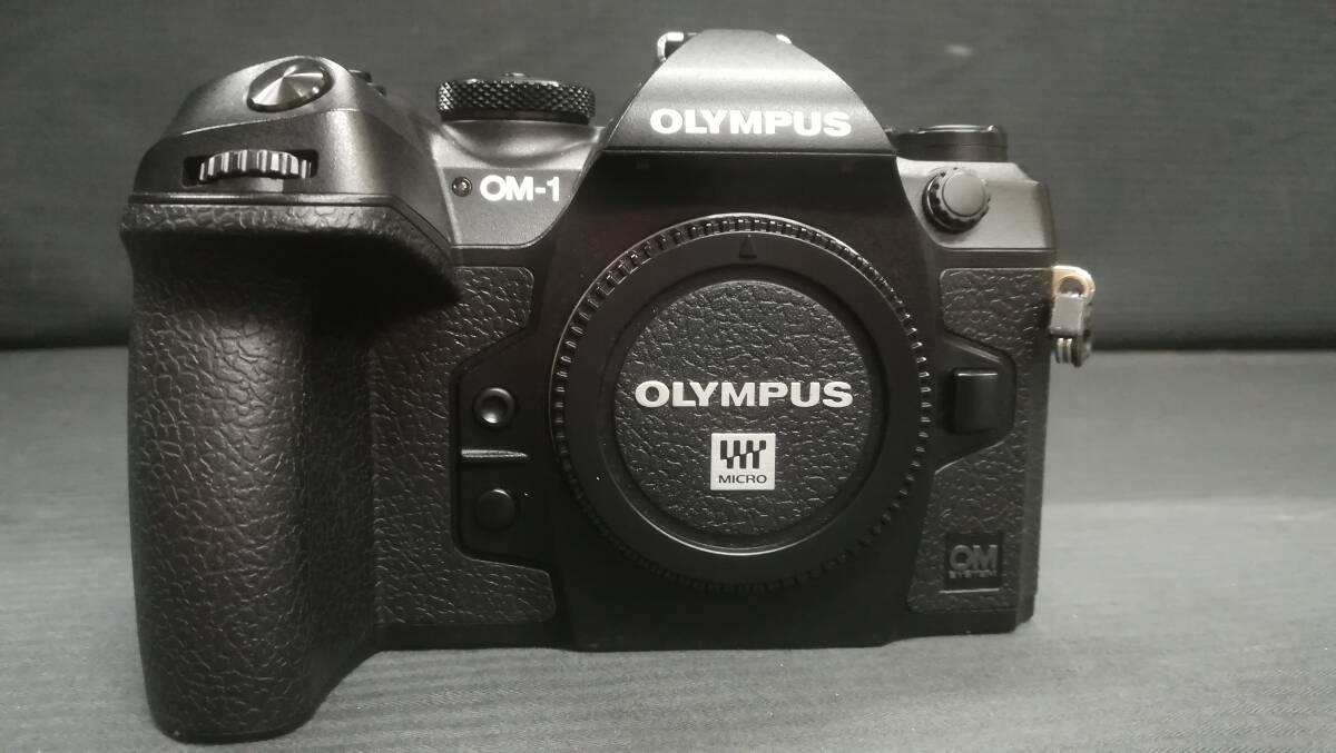 【美品♪】OLYMPUS オリンパス OM SYSTEM OM-1 ボディ 2037万画素 ミラーレス 一眼 カメラ/ブラック/動作品の画像3