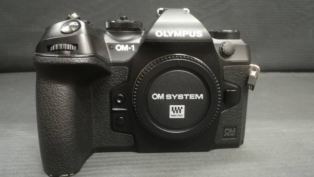 【良品♪】OLYMPUS オリンパス OM SYSTEM OM-1 ボディ 2037万画素 ミラーレス 一眼 カメラ/ブラックの画像3