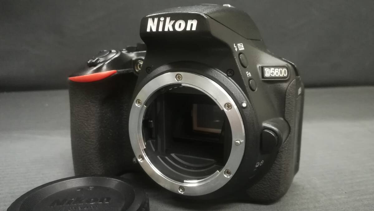 【動作品♪】Nikon/ニコン D5600 ボディ 2416万画素 デジタル 一眼レフ カメラの画像2