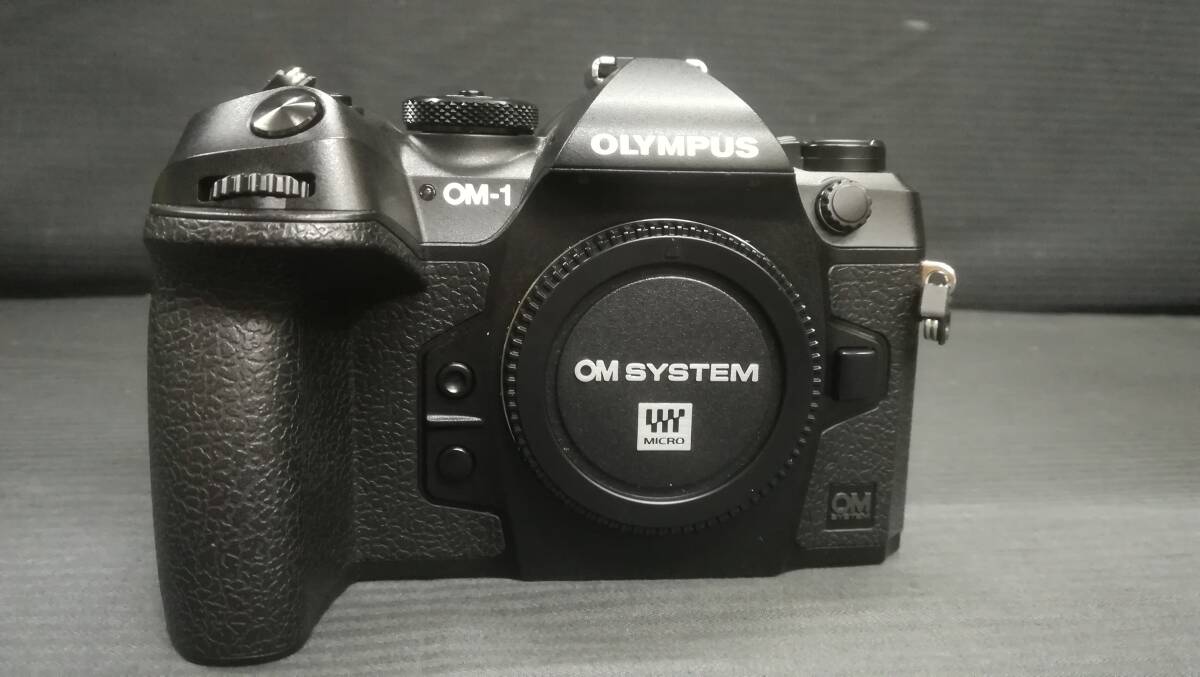 【美品♪】OLYMPUS オリンパス OM SYSTEM OM-1 ボディ 2037万画素　 ミラーレス 一眼 カメラ/ブラック/動作品