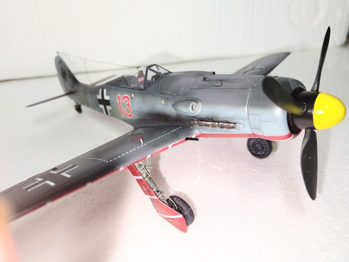 タミヤ1/48ドイツ空軍フォッケウルフFw190D-9JV44赤の13塗装済完成品_画像5