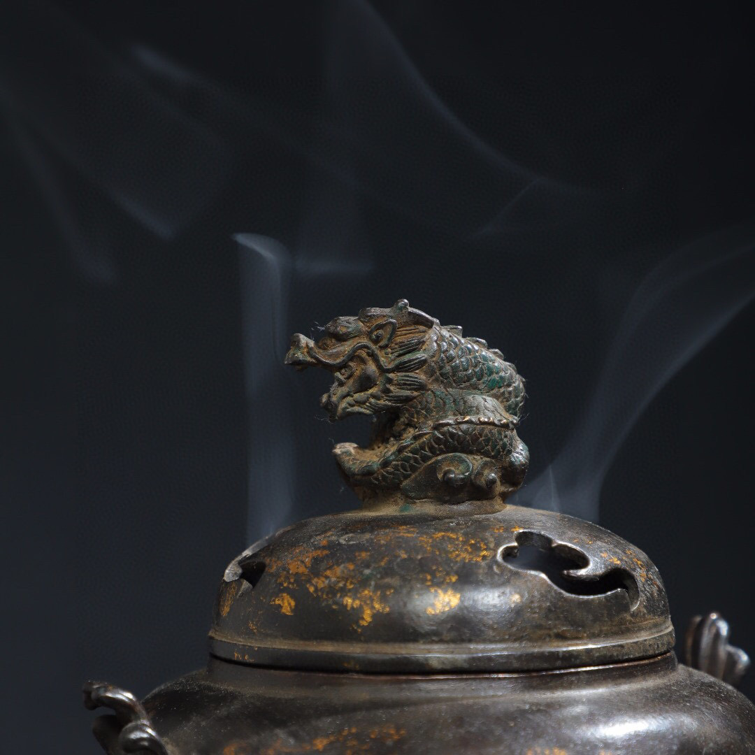 清・古銅彫・拓金・龍蓋熏香炉』極細工 置物古賞物 中国古玩 清・古銅彫・拓金・龍蓋熏香炉』極細工 置物古賞物 中国古玩