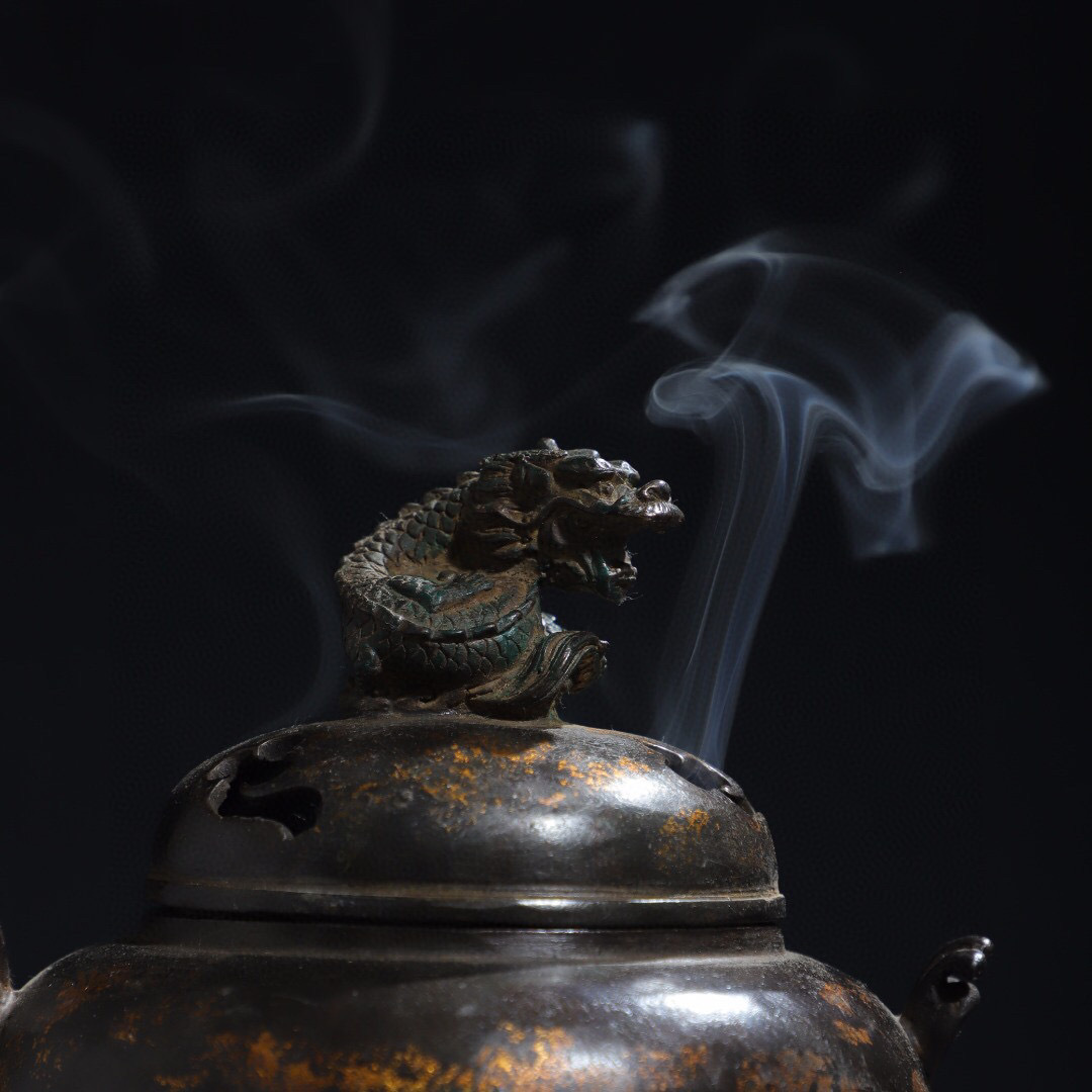 清・古銅彫・拓金・龍蓋熏香炉』極細工 置物古賞物 中国古玩 清・古銅彫・拓金・龍蓋熏香炉』極細工 置物古賞物 中国古玩