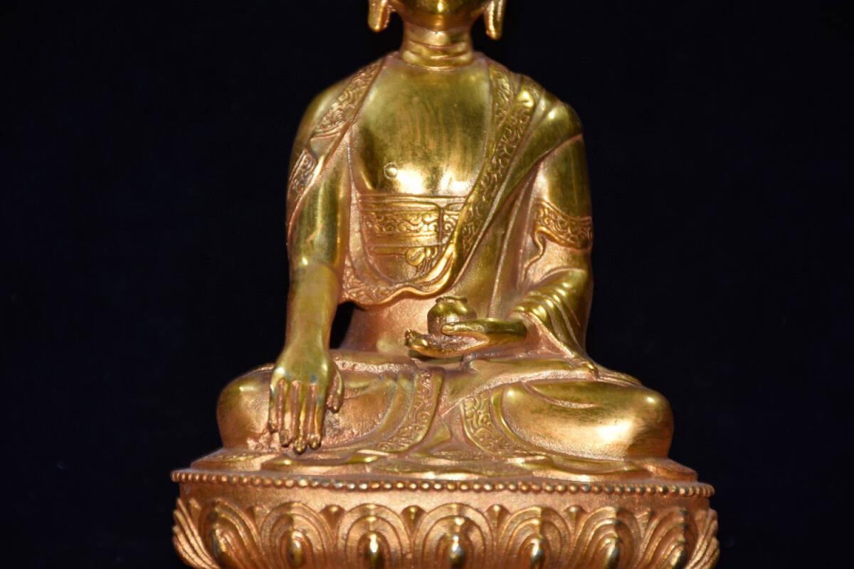 古仏像，清時代，古銅製，中國古美術。 清・仏教古美術・古銅彫・塗金・釋迦牟尼像』極細工 置物古