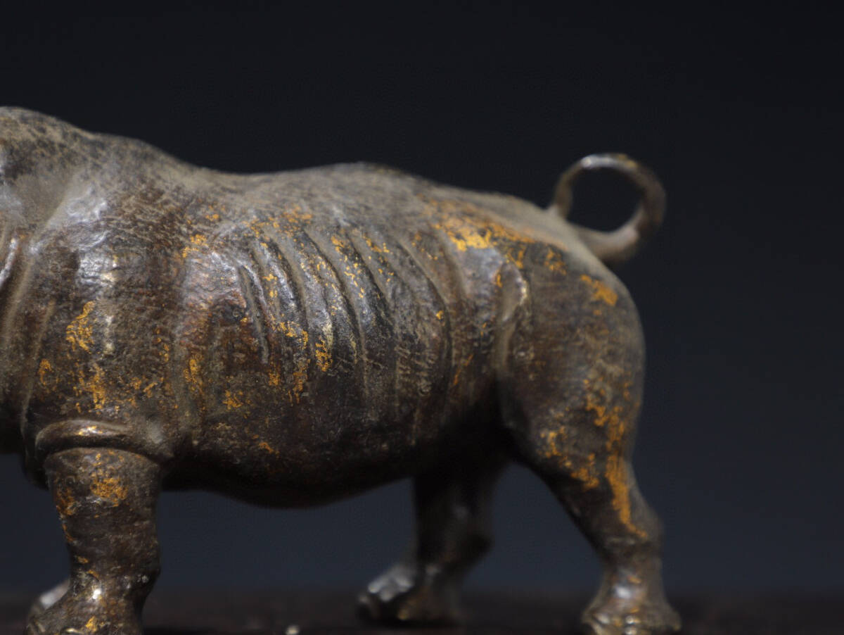 超珍館蔵】銅製 塗金 靈鹿獻寿 置物 古賞物 古美術品 稀少珍蔵品 超珍館蔵】銅製 塗金 靈鹿獻寿 置物 古賞物 古美術品 稀少珍蔵品