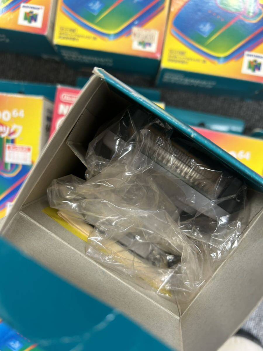 【ジャンク】純正品 ニンテンドー64 64GBパック NUS-019 本体 任天堂 64 NINTENDO 64 ニンテンドウ64 N64 大量 アクセサリー 29個箱ありの画像2