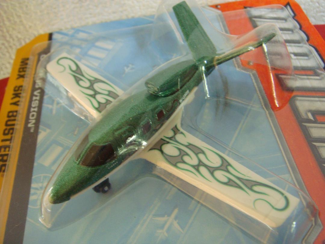 MATCHBOX　シーラス・ビジョンSF５０　緑白【飛行機ダイキャストモデル】_画像2