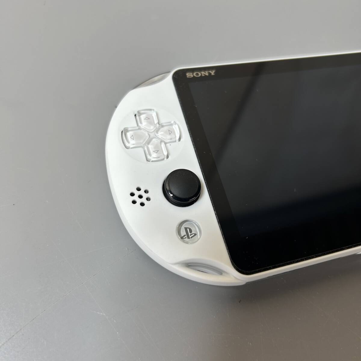 ☆動作品 SONY ソニー PS Vita PlayStation Vita PCH-2000 グレイシャーホワイト テレビゲーム ゲーム機 本体のみ(中古品/現状品/保管品)☆の画像2